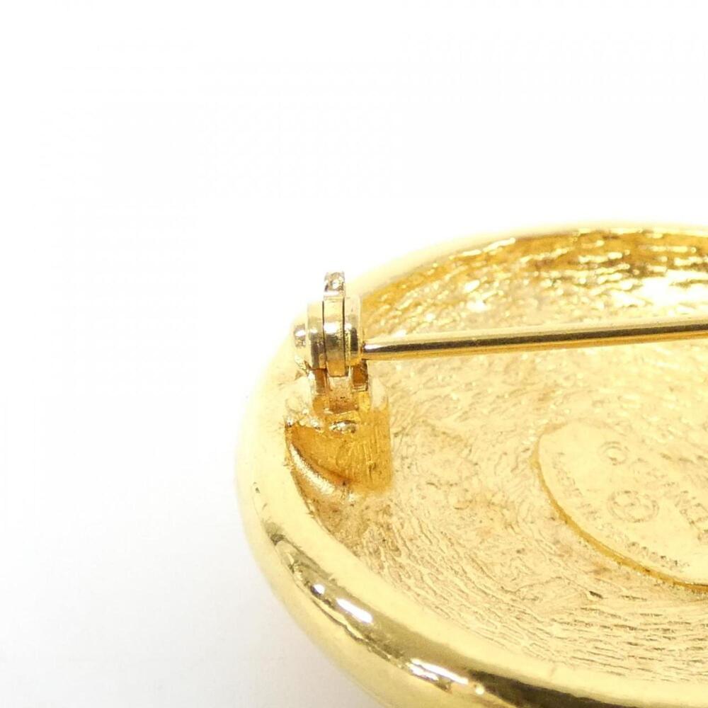 CHANEL Gold Brooch - Picture 6 of 6